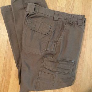 Duluth Trading Company Firehose Cargo Pants (Men's
